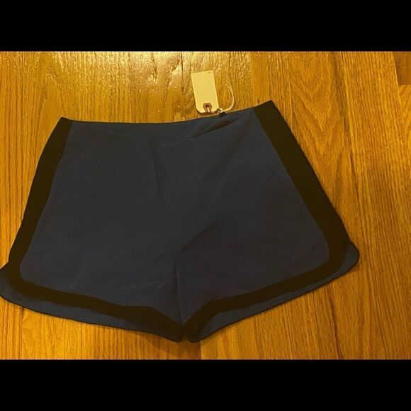 RAG & BONE
LACROSSE Royal Blue crepe with leather trimming short - Picture 5 of 11